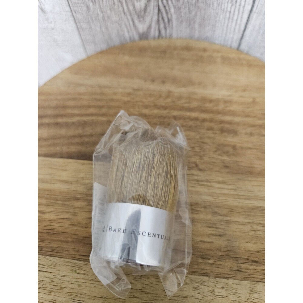 bareMinerals Full Coverage Kabuki powder foundation brush Bare Escentuals